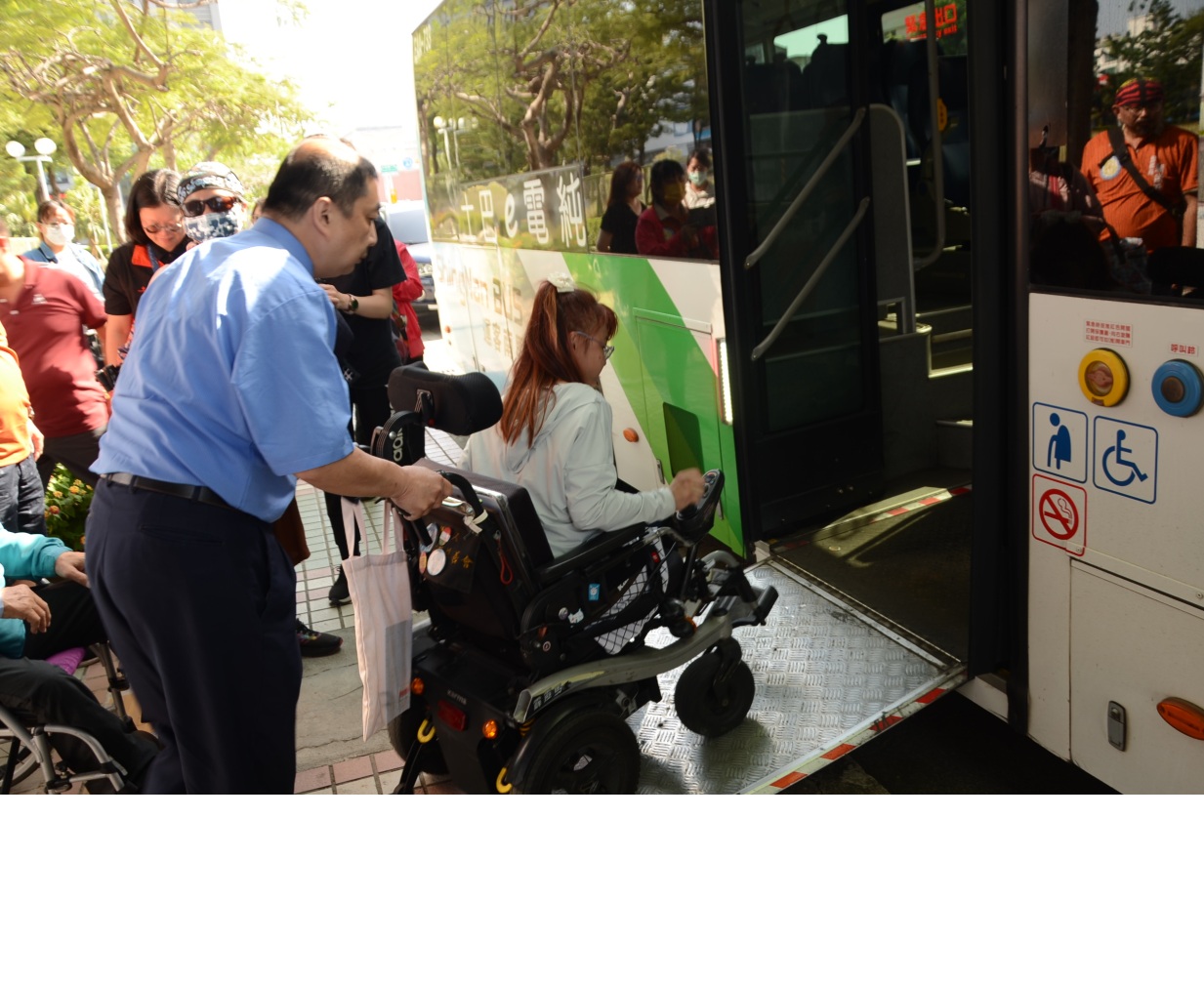 邀身障朋友實地教學「智慧等車」功能 讓智慧等車更貼心