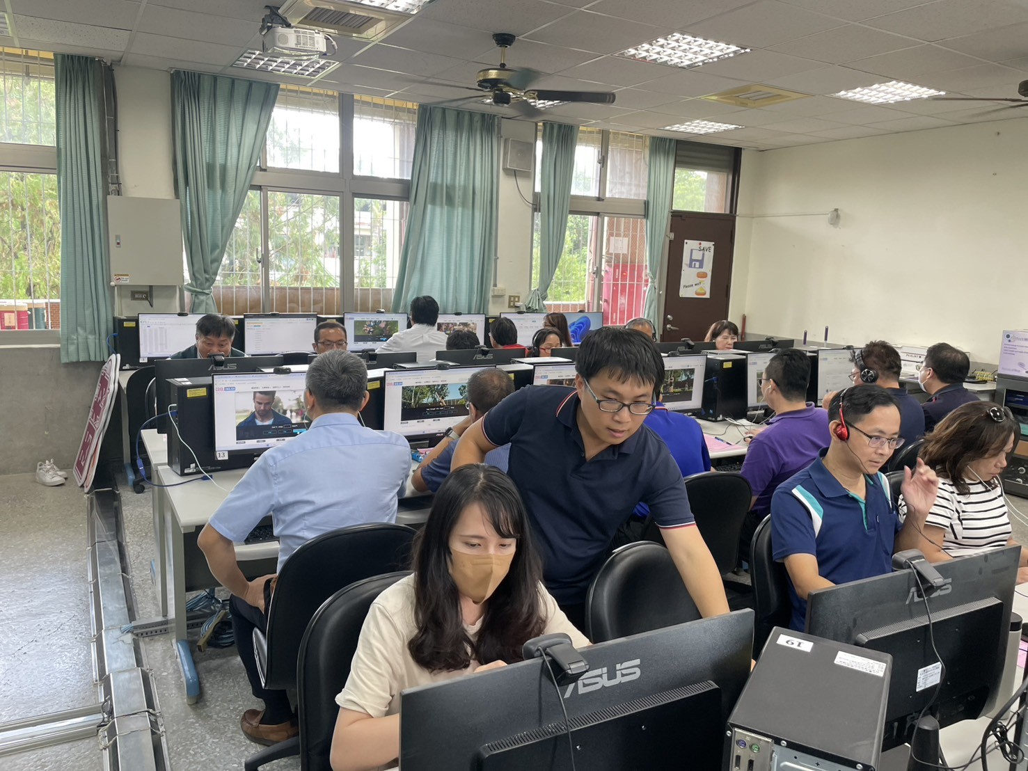 臺南推動數位教學新篇章! 24位卓越教師獲肯定 教育局長與校長暑期齊聚增能