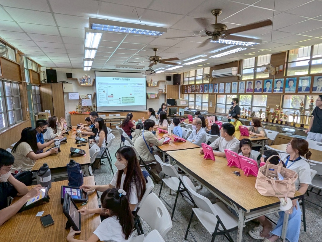 南市推動數位學習家長宣講 以行動陪伴孩子邁向學習新未來 共創學習支持網