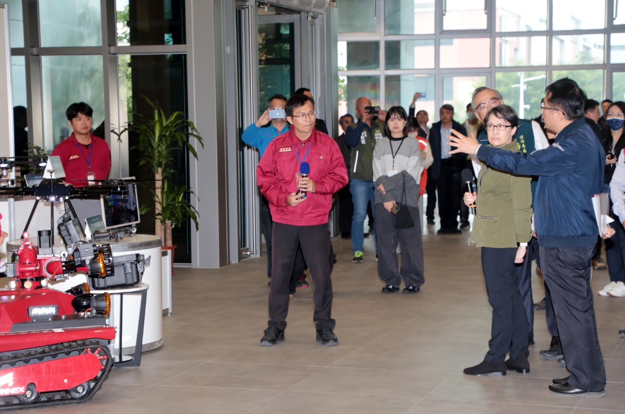 南市辦理全國首創產官研合作無人機救災展演 黃偉哲：助益救災效能 展現科技溫暖